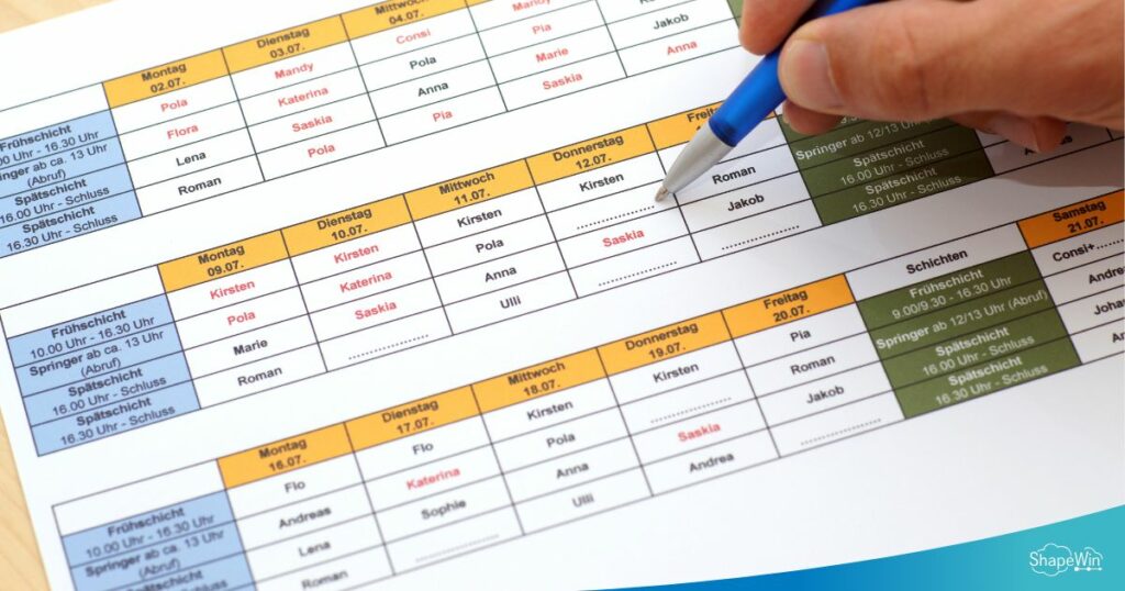 人事や組織変更など経営に関する情報